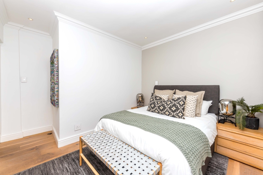 3 Bedroom Property for Sale in Sea Point Western Cape